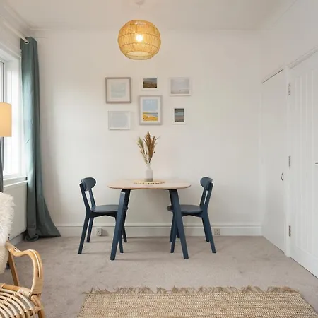 Apartment Host & - High Tide
